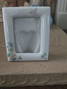Floral Porcelain White Picture Frame with Butterfly Accent